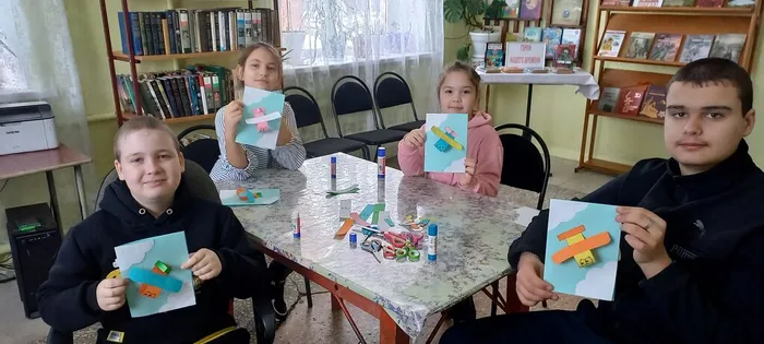 Мастер класс по изготовлению открыток ко Дню защитника Отечества _Спасибо за мирное небо_.1